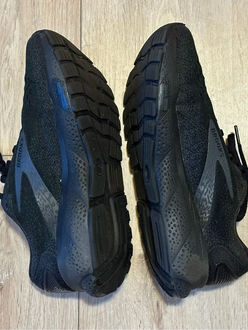 Brooks Ghost 16 Women's Black Athletic Running Shoes